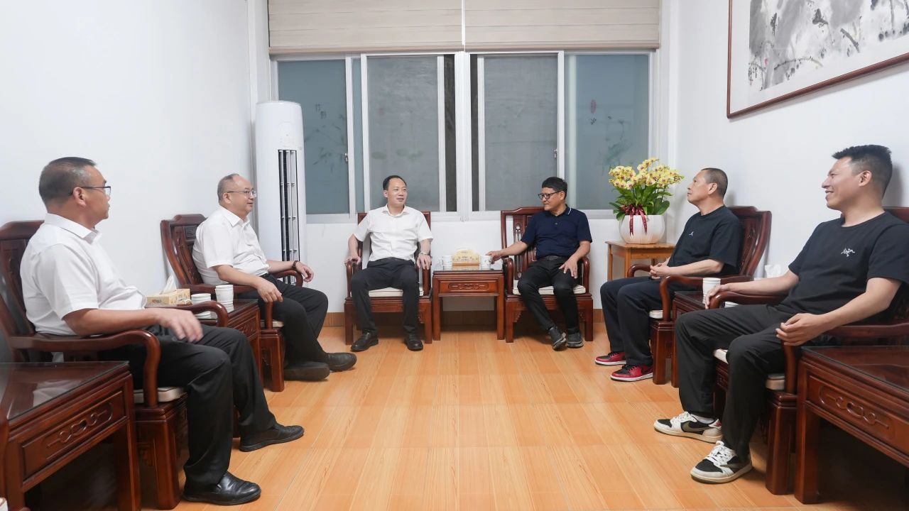 华安县委书记会见九州体育代表